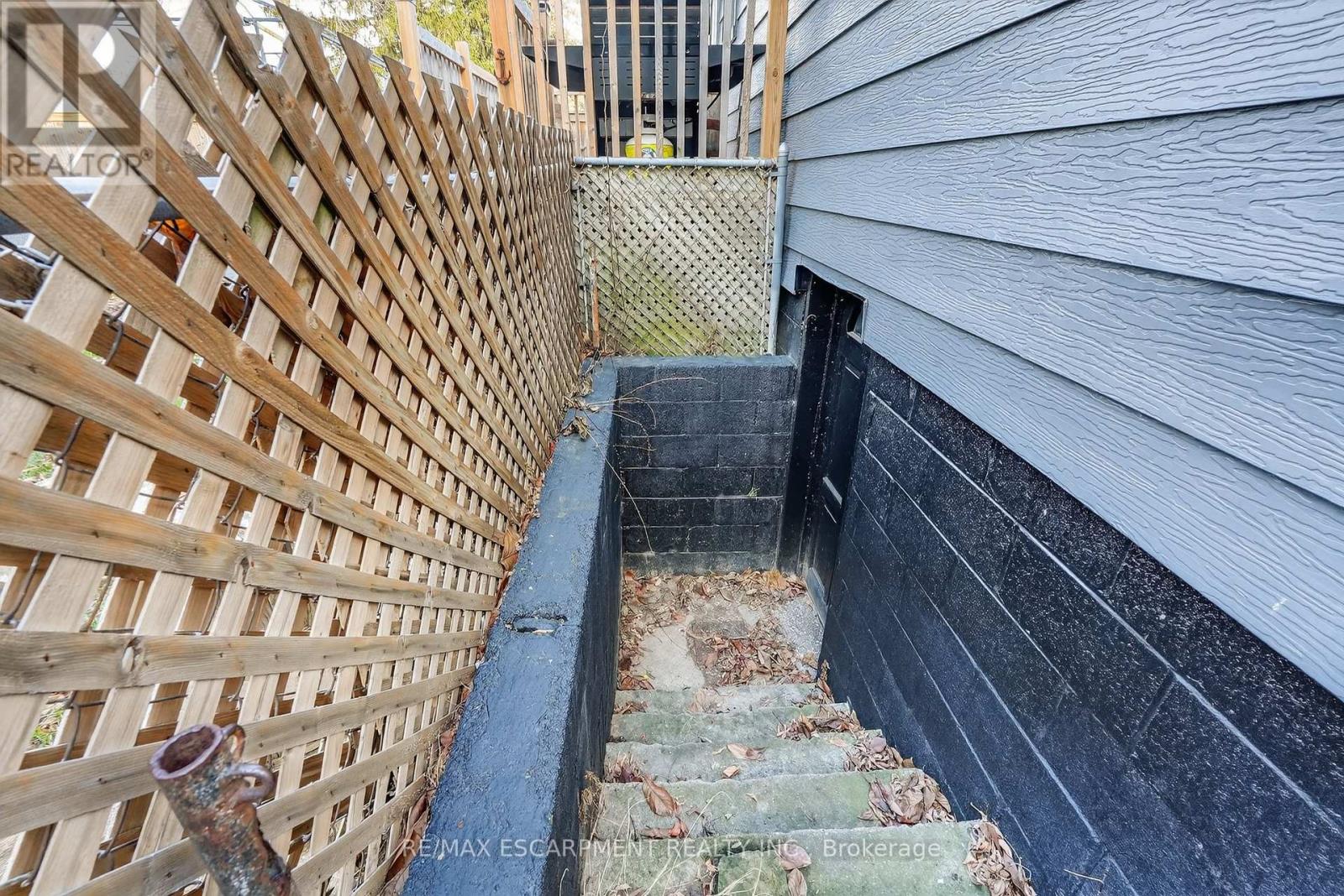 85 Grass Avenue, St. Catharines, Ontario  L2R 1T2 - Photo 24 - X12920144