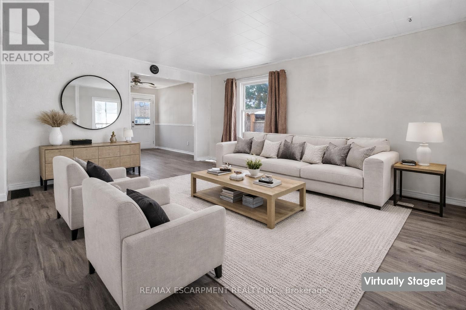 85 Grass Avenue, St. Catharines, Ontario  L2R 1T2 - Photo 3 - X12920144