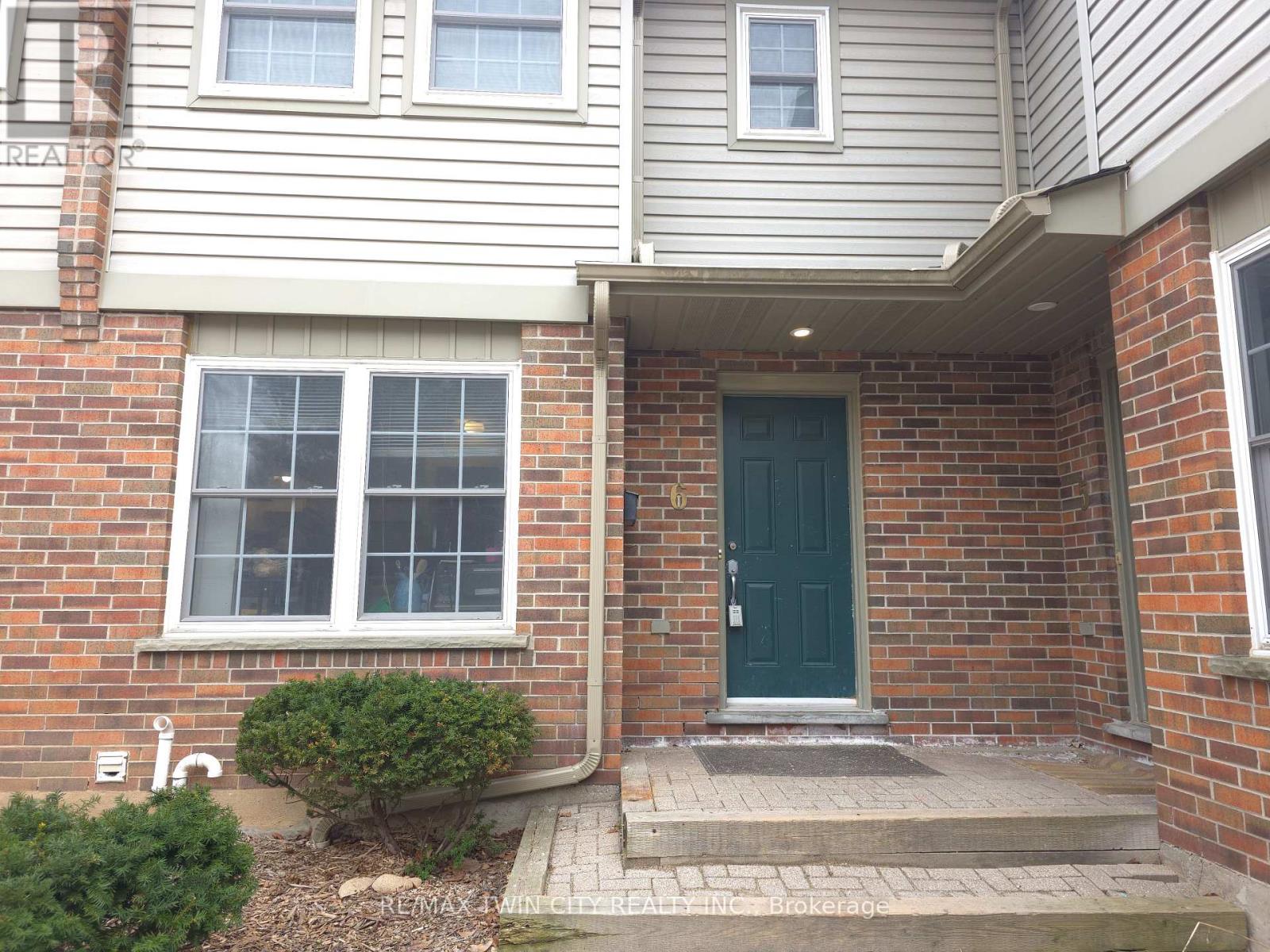 6 - 250 Keats Way, Waterloo, Ontario  N2L 6J5 - Photo 2 - X12920166