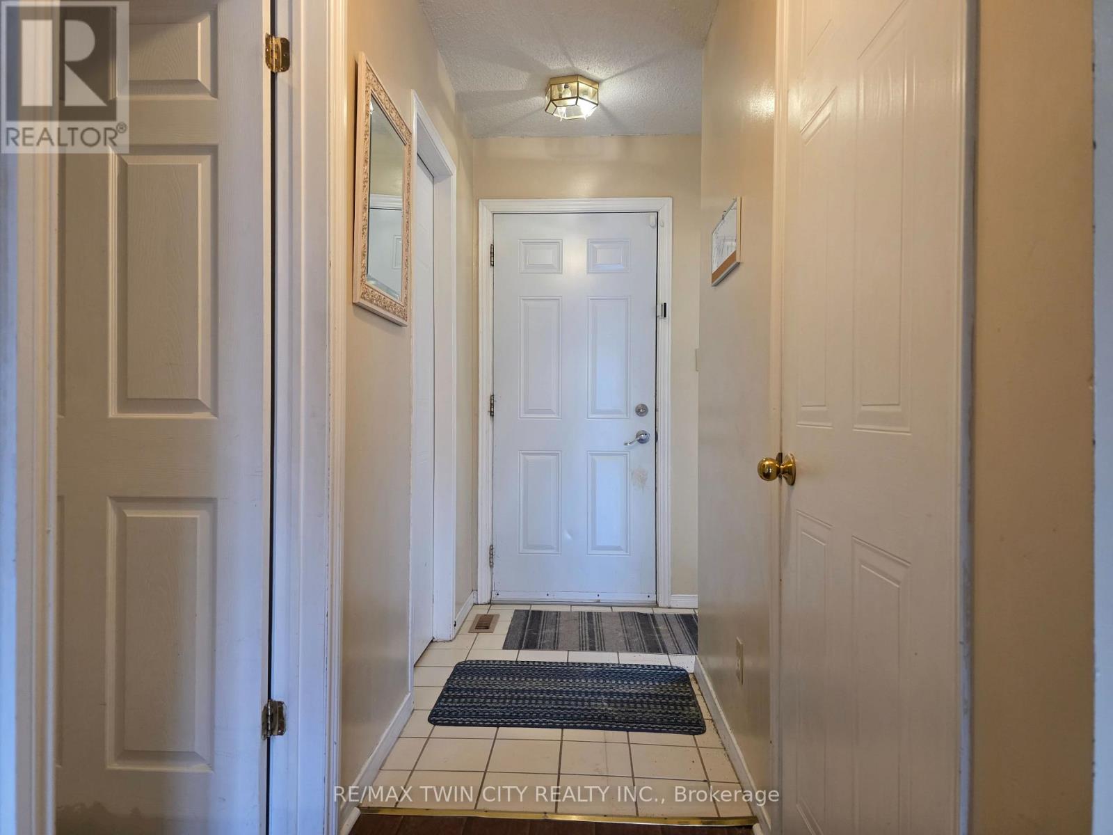 6 - 250 Keats Way, Waterloo, Ontario  N2L 6J5 - Photo 7 - X12920166