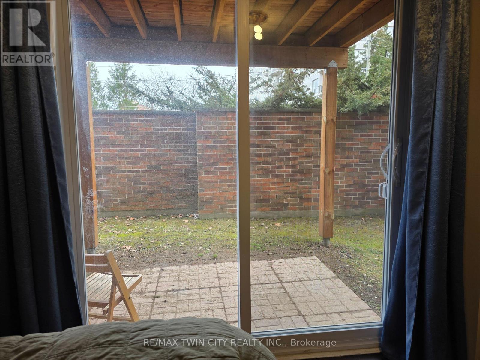 6 - 250 Keats Way, Waterloo, Ontario  N2L 6J5 - Photo 9 - X12920166