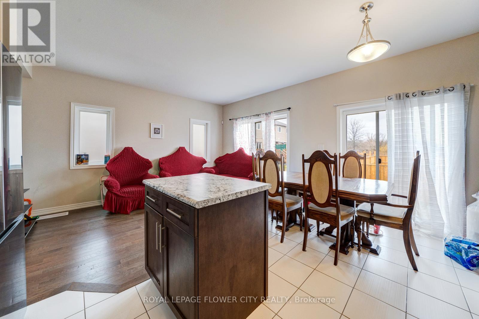 24 Sycamore Street, Welland, Ontario L3C 0H8 - Photo 14 - X12920272