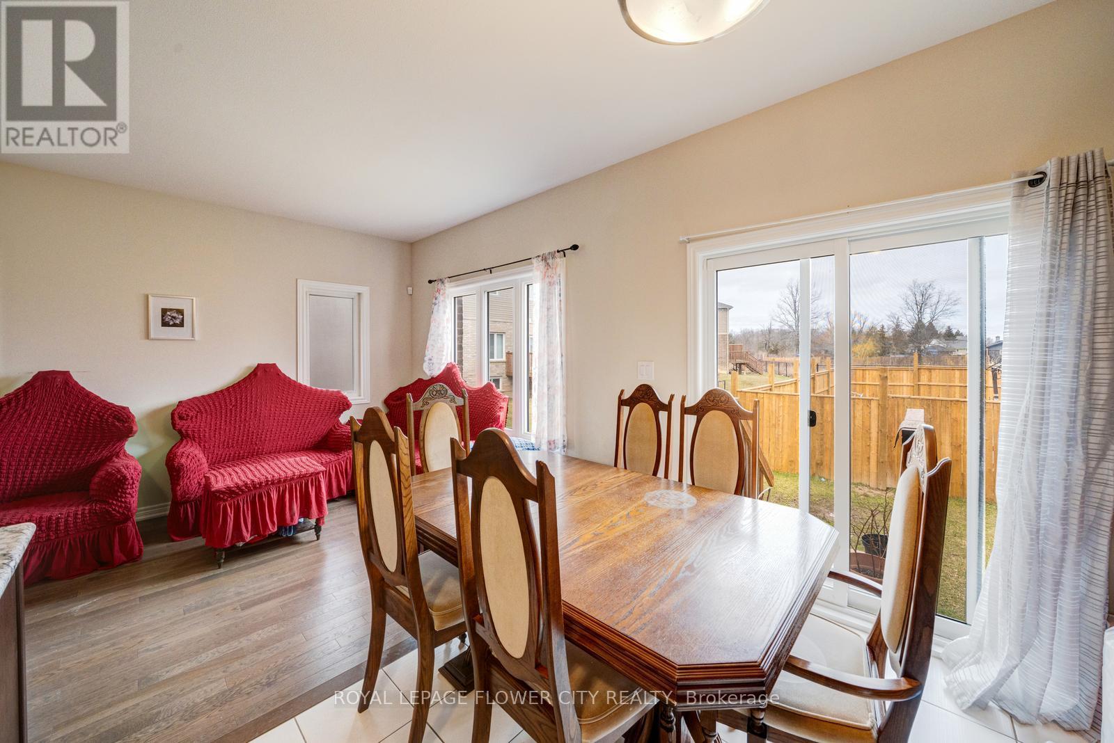 24 Sycamore Street, Welland, Ontario L3C 0H8 - Photo 15 - X12920272