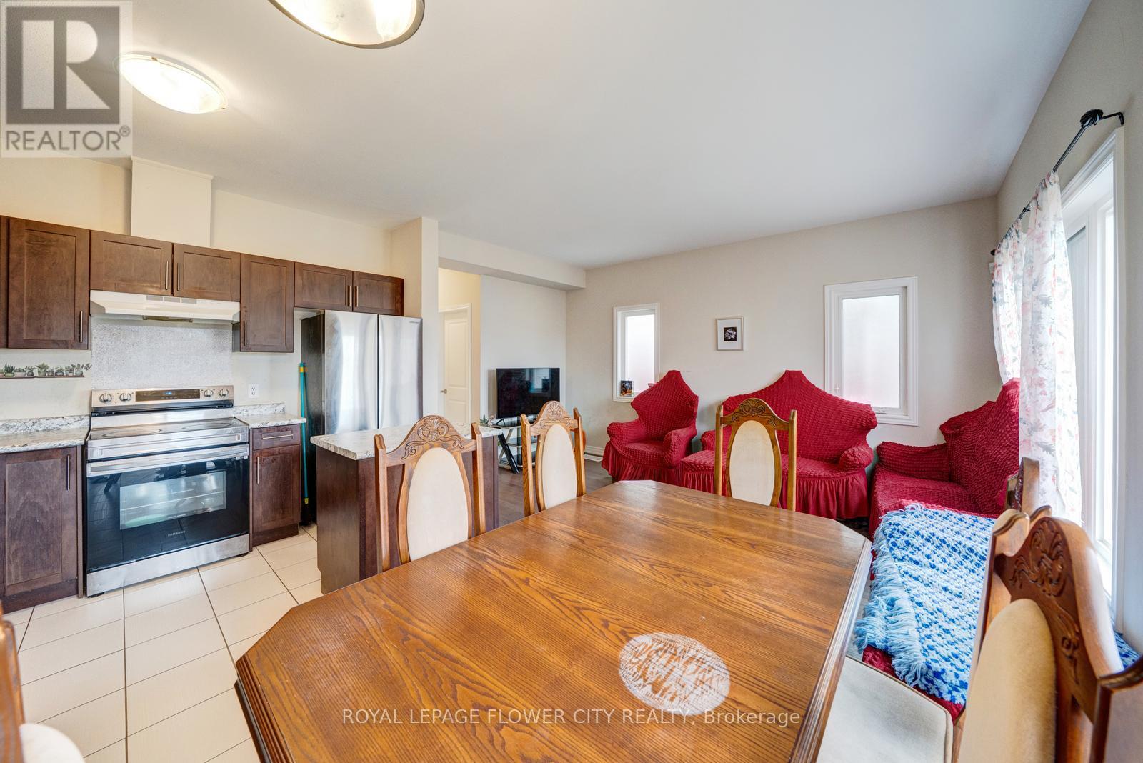 24 Sycamore Street, Welland, Ontario L3C 0H8 - Photo 16 - X12920272