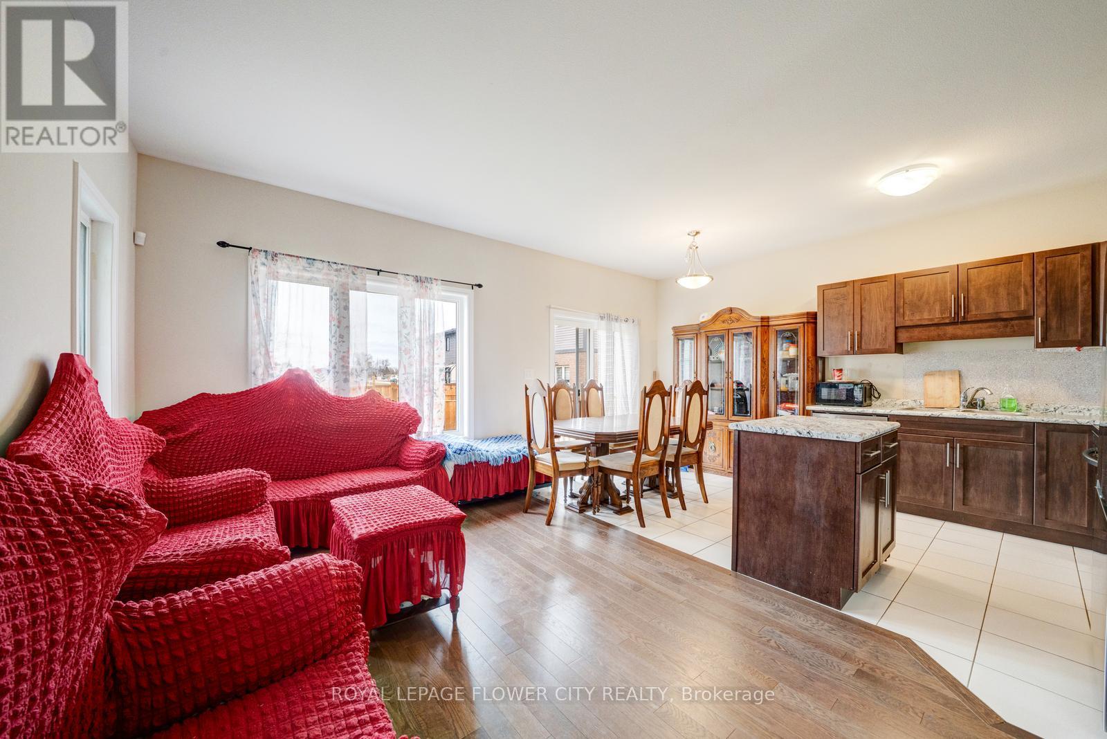 24 Sycamore Street, Welland, Ontario L3C 0H8 - Photo 17 - X12920272