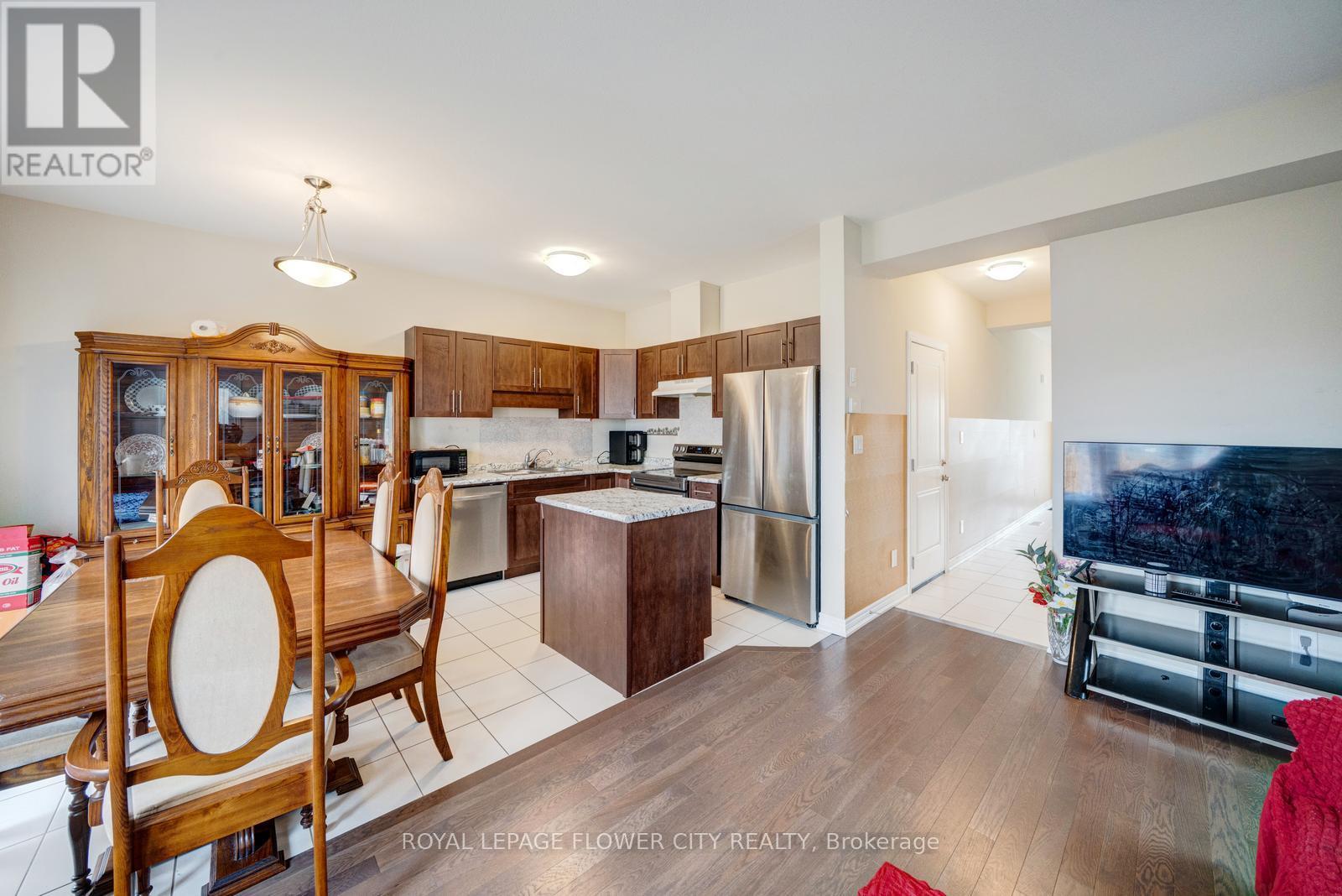 24 Sycamore Street, Welland, Ontario L3C 0H8 - Photo 20 - X12920272