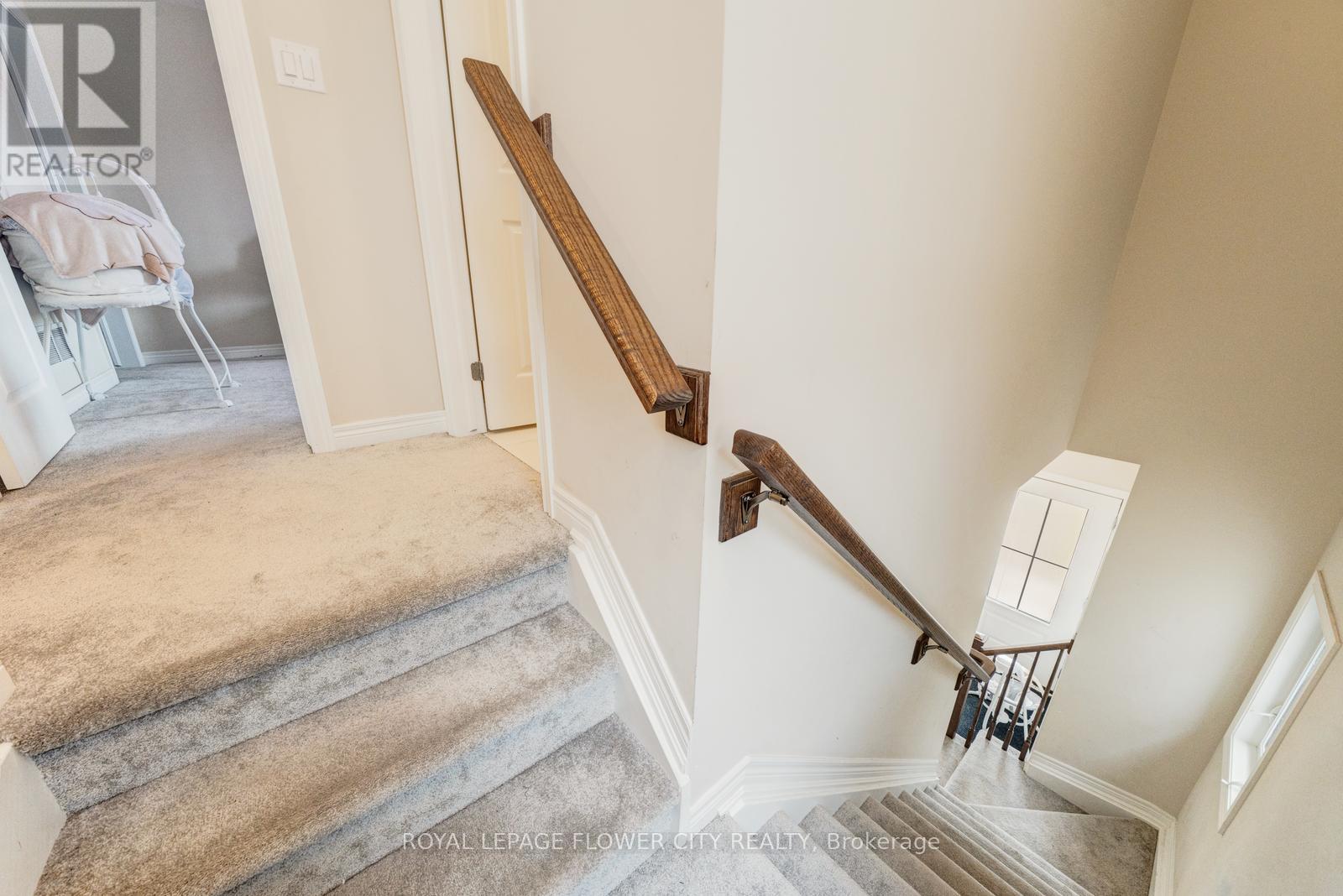 24 Sycamore Street, Welland, Ontario L3C 0H8 - Photo 22 - X12920272