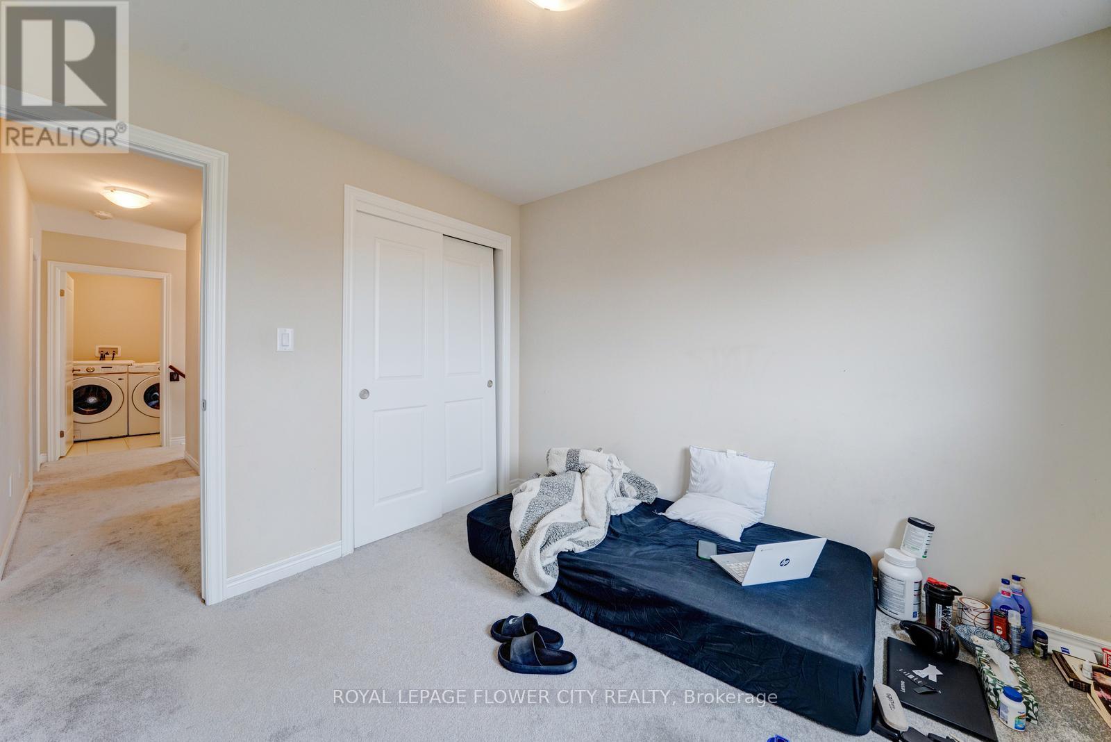 24 Sycamore Street, Welland, Ontario L3C 0H8 - Photo 27 - X12920272