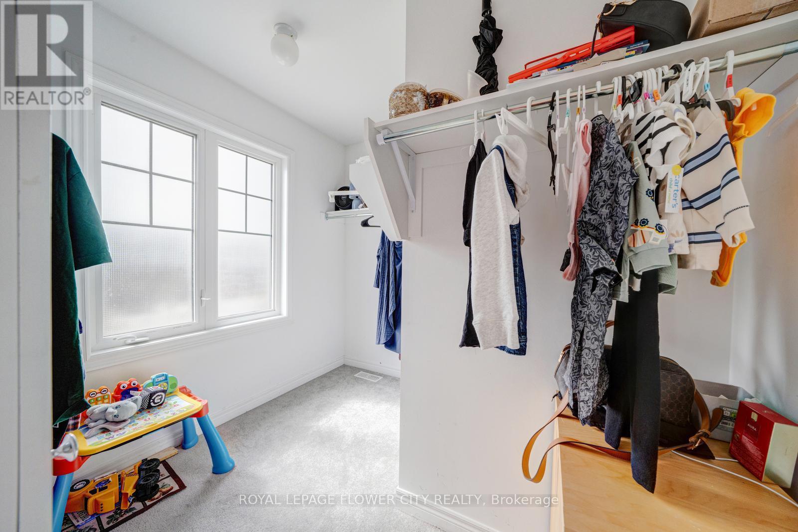 24 Sycamore Street, Welland, Ontario L3C 0H8 - Photo 37 - X12920272