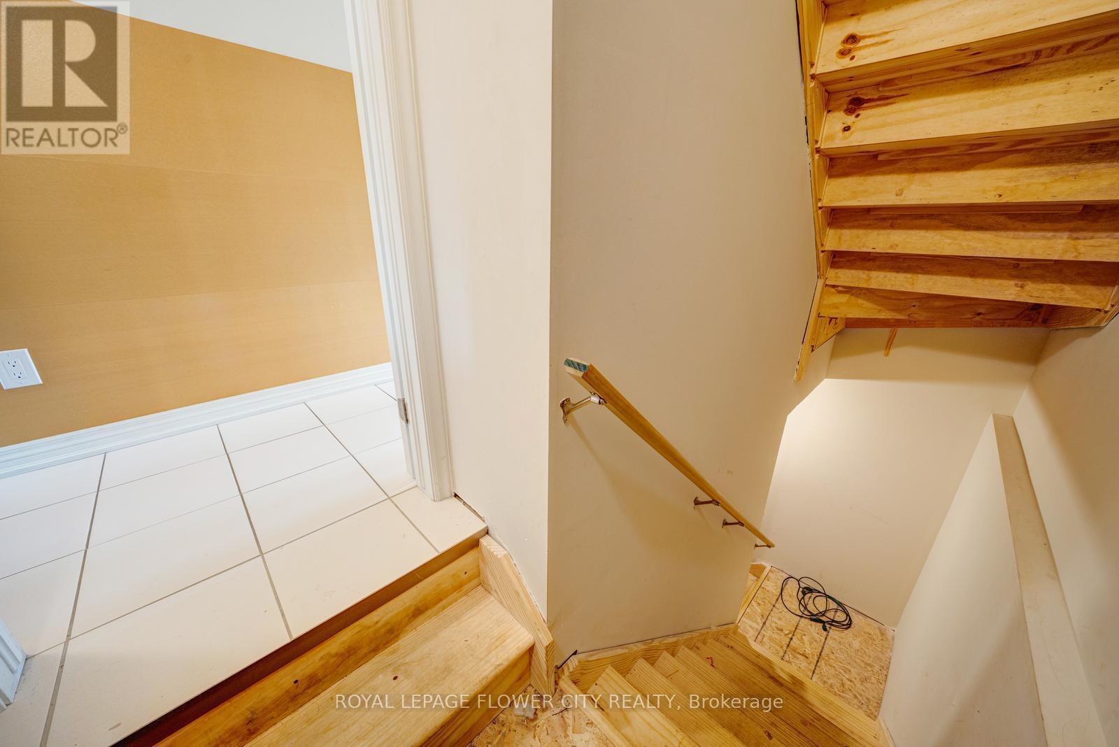 24 Sycamore Street, Welland, Ontario L3C 0H8 - Photo 41 - X12920272