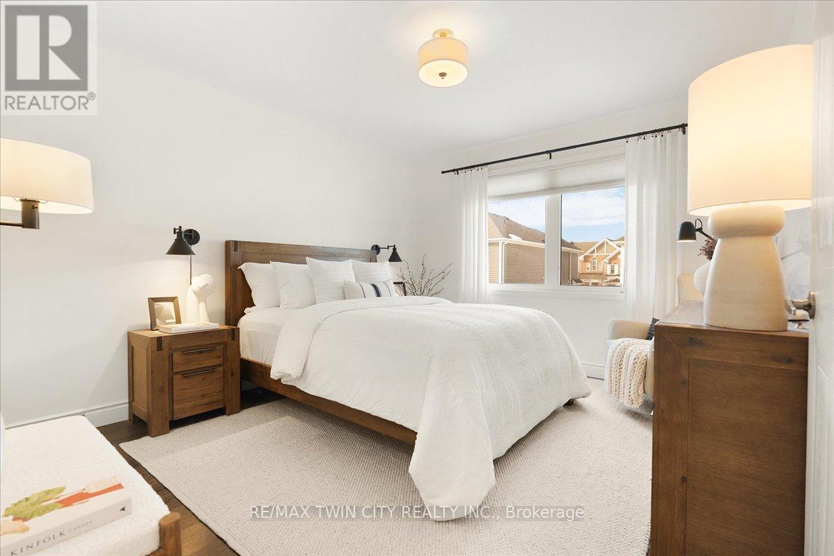 48 Manhattan Circle, Cambridge, Ontario  N3C 0C4 - Photo 20 - X12920280