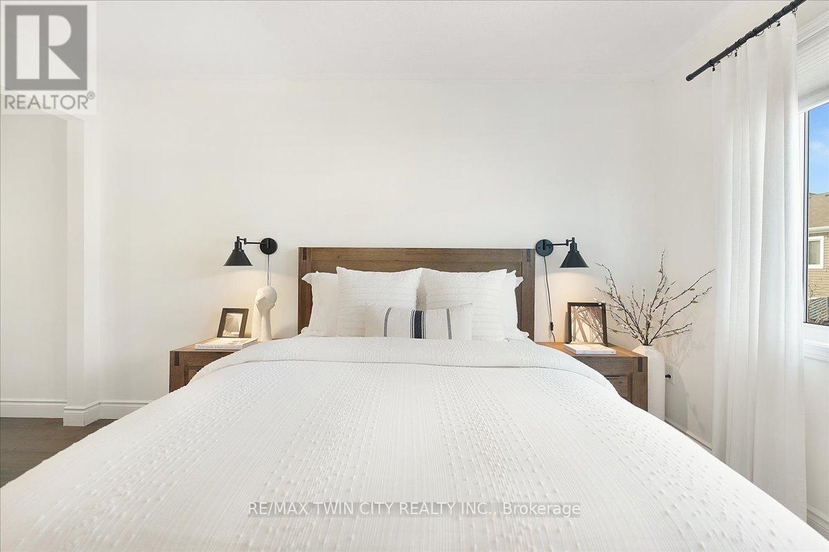 48 Manhattan Circle, Cambridge, Ontario  N3C 0C4 - Photo 22 - X12920280