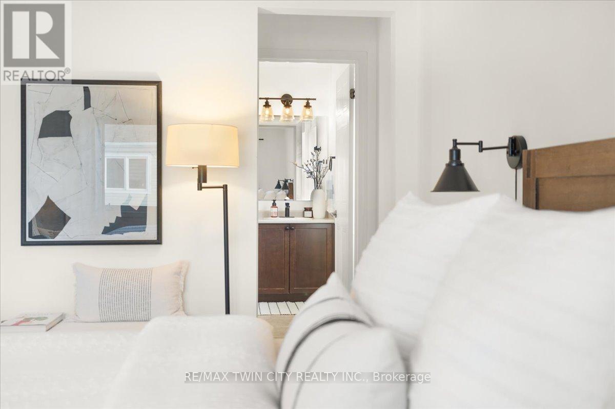 48 Manhattan Circle, Cambridge, Ontario  N3C 0C4 - Photo 24 - X12920280