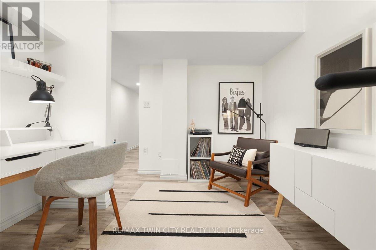 48 Manhattan Circle, Cambridge, Ontario  N3C 0C4 - Photo 37 - X12920280