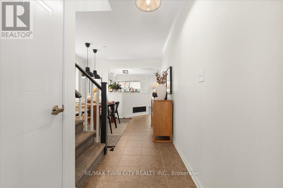 48 Manhattan Circle, Cambridge, Ontario  N3C 0C4 - Photo 5 - X12920280