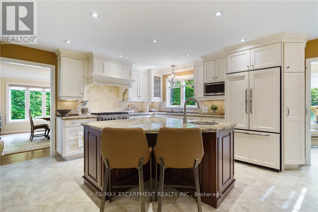 373 Brookview Court, Hamilton, Ontario  L9G 4E6 - Photo 14 - X12920288