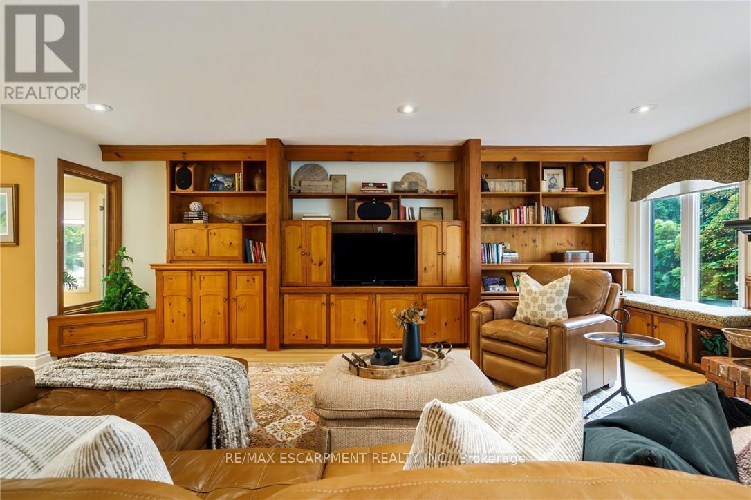 373 Brookview Court, Hamilton, Ontario  L9G 4E6 - Photo 21 - X12920288