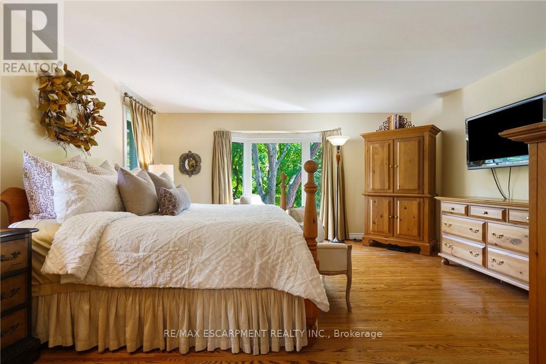 373 Brookview Court, Hamilton, Ontario  L9G 4E6 - Photo 27 - X12920288