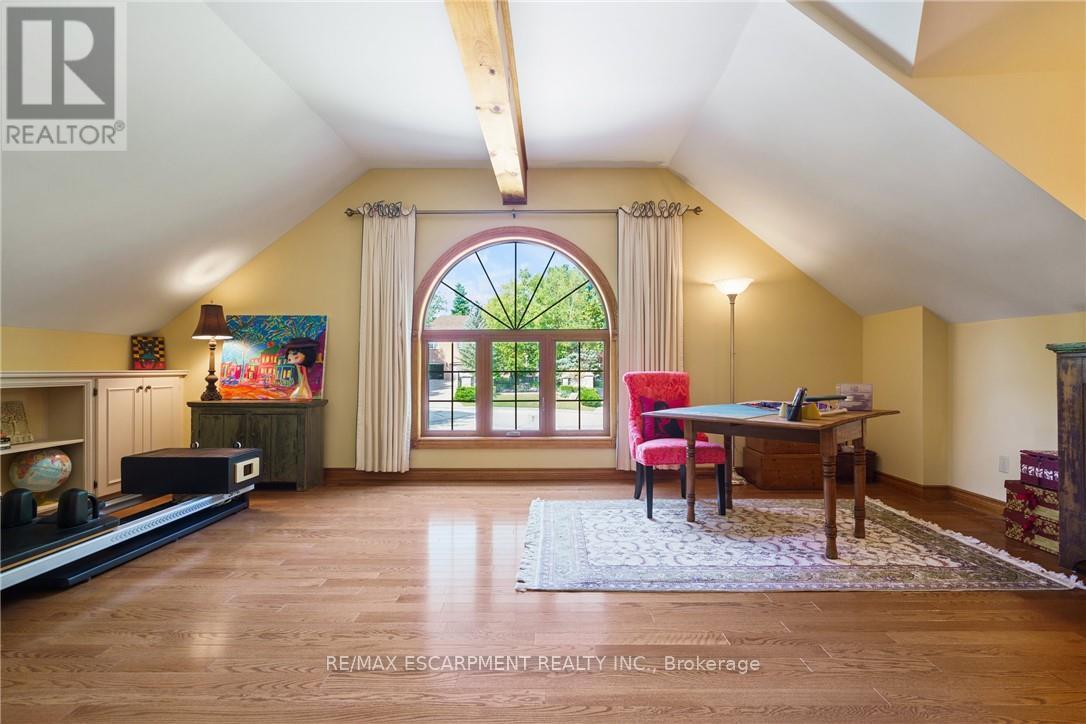 373 Brookview Court, Hamilton, Ontario  L9G 4E6 - Photo 34 - X12920288