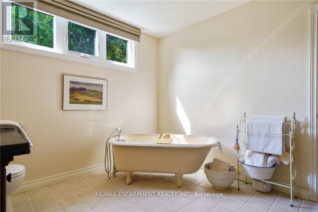 373 Brookview Court, Hamilton, Ontario  L9G 4E6 - Photo 36 - X12920288