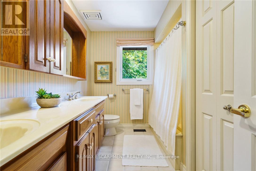 373 Brookview Court, Hamilton, Ontario  L9G 4E6 - Photo 39 - X12920288