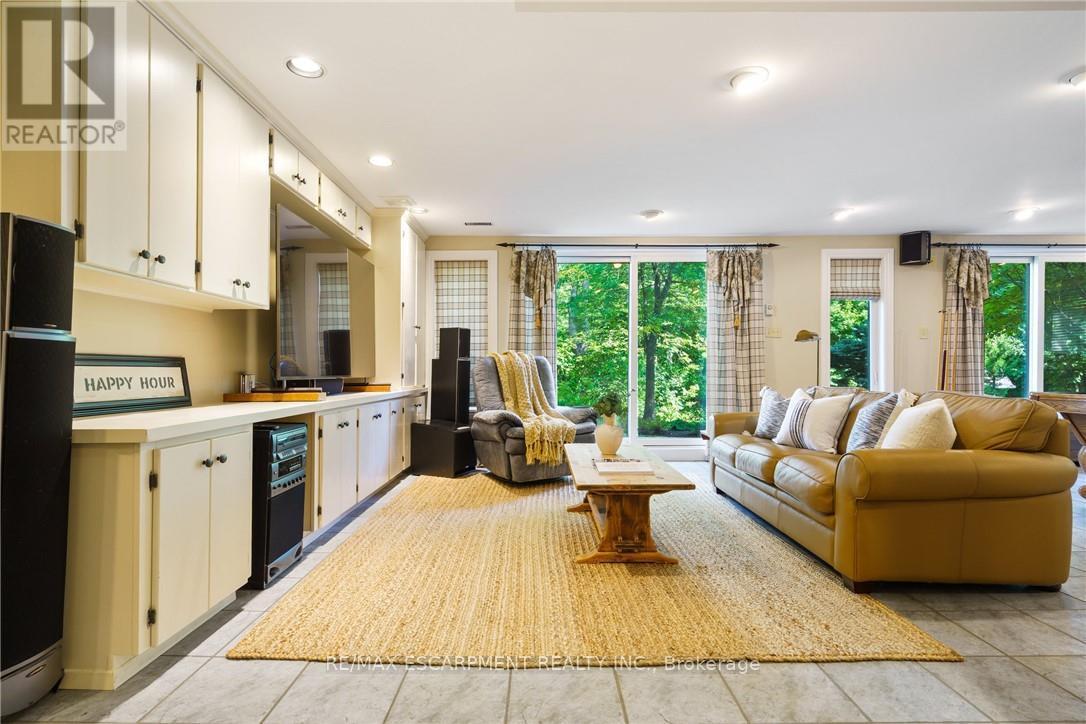 373 Brookview Court, Hamilton, Ontario  L9G 4E6 - Photo 41 - X12920288