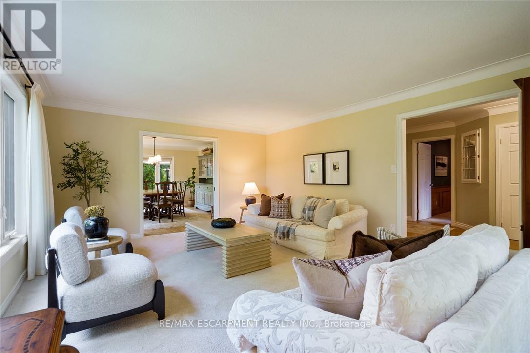 373 Brookview Court, Hamilton, Ontario  L9G 4E6 - Photo 7 - X12920288