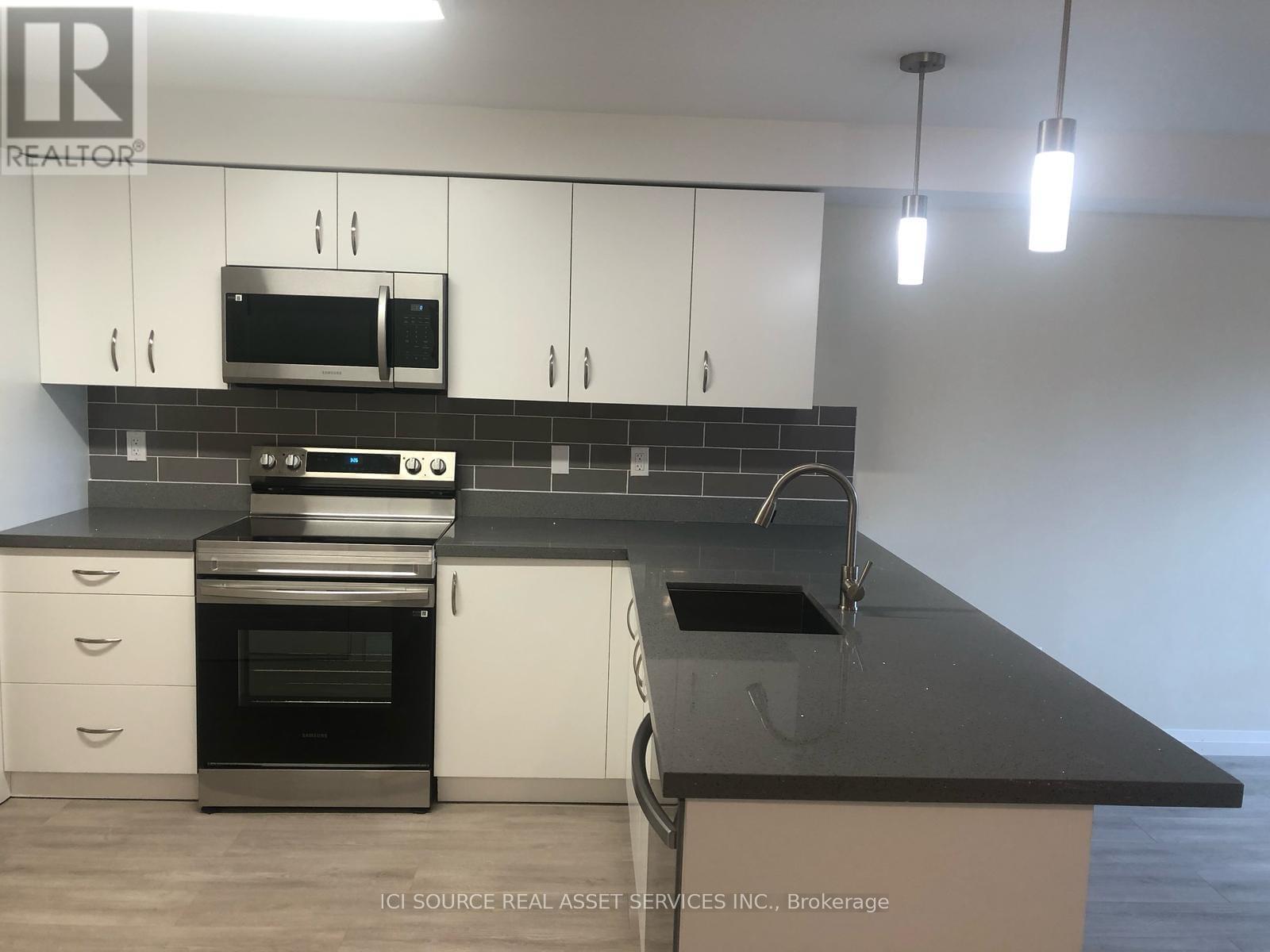 C15 - 370 Fisher Mills Road, Cambridge, Ontario  N3C 0G8 - Photo 2 - X12920322