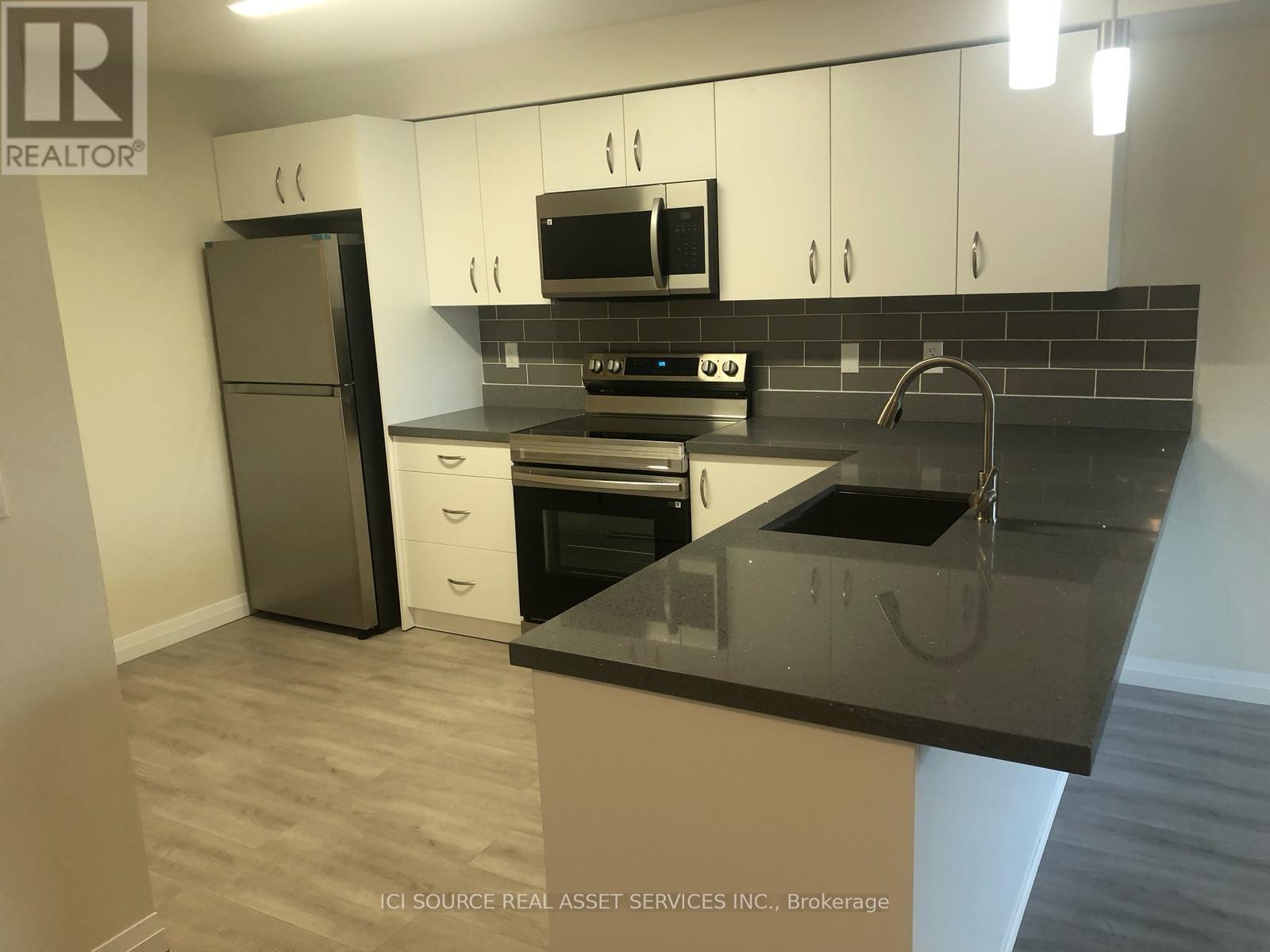 C15 - 370 Fisher Mills Road, Cambridge, Ontario  N3C 0G8 - Photo 3 - X12920322