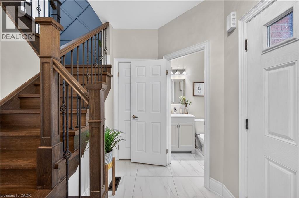 122 Hollybush Drive, Hamilton, Ontario  L8B 0P1 - Photo 6 - 40814880