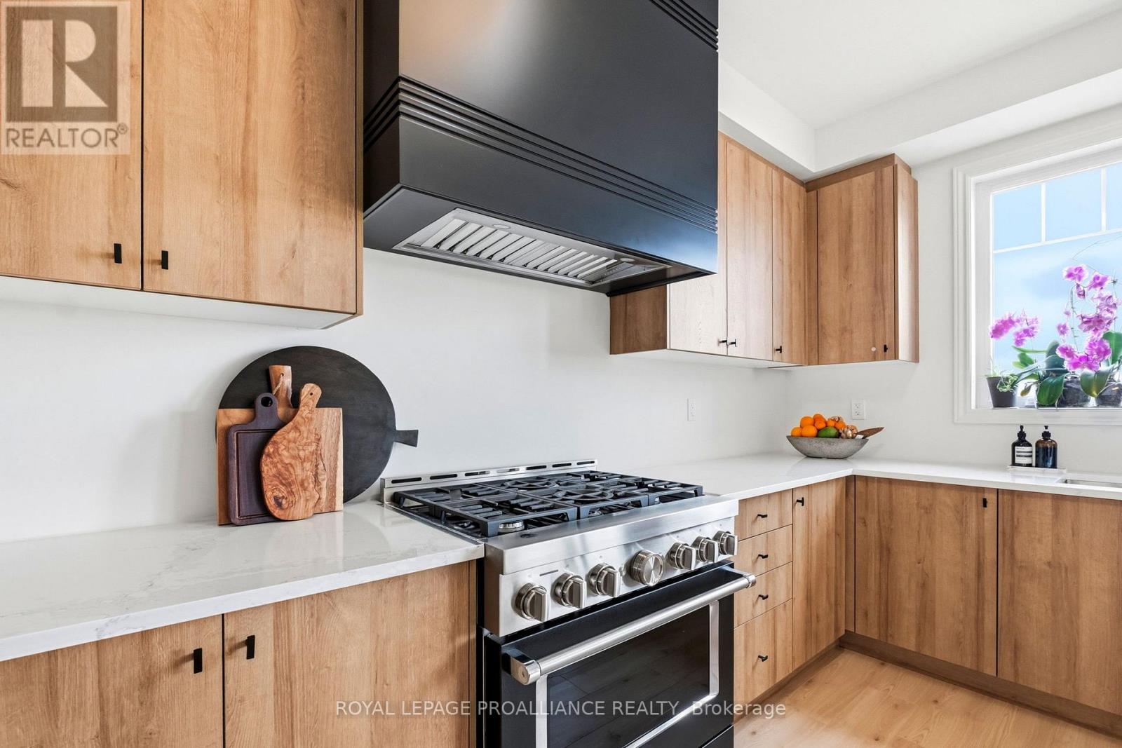 998 Trailsview Avenue, Cobourg, Ontario  K9A 4K3 - Photo 17 - X12919850