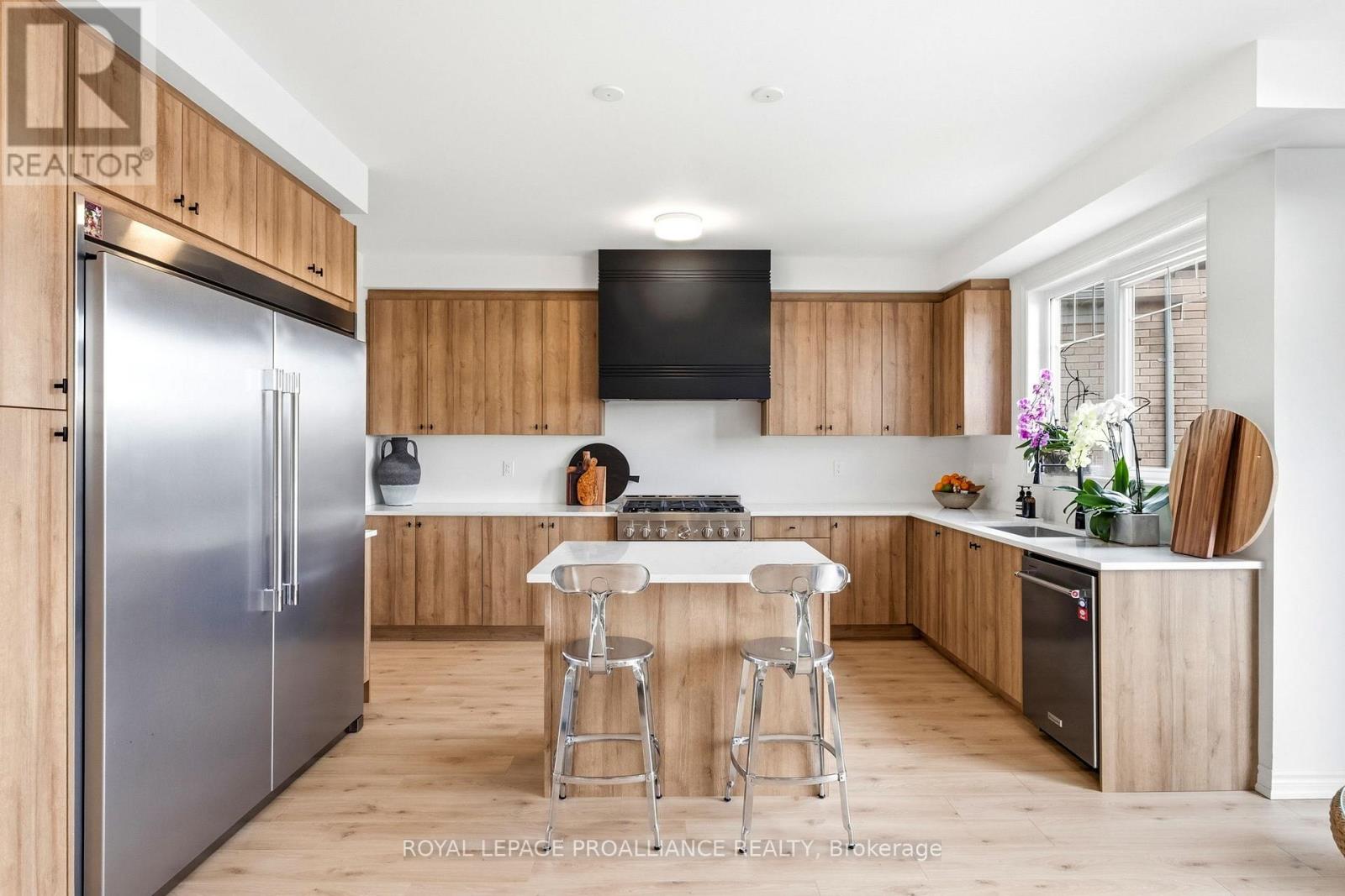 998 Trailsview Avenue, Cobourg, Ontario  K9A 4K3 - Photo 15 - X12919850