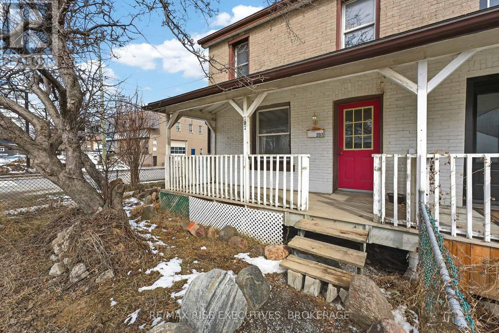 207 Concession Street, Kingston, Ontario  K7K 2B4 - Photo 4 - X12920380