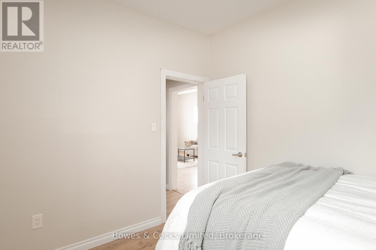 164 Prince Street, Peterborough, Ontario  K9J 2A4 - Photo 14 - X12920420