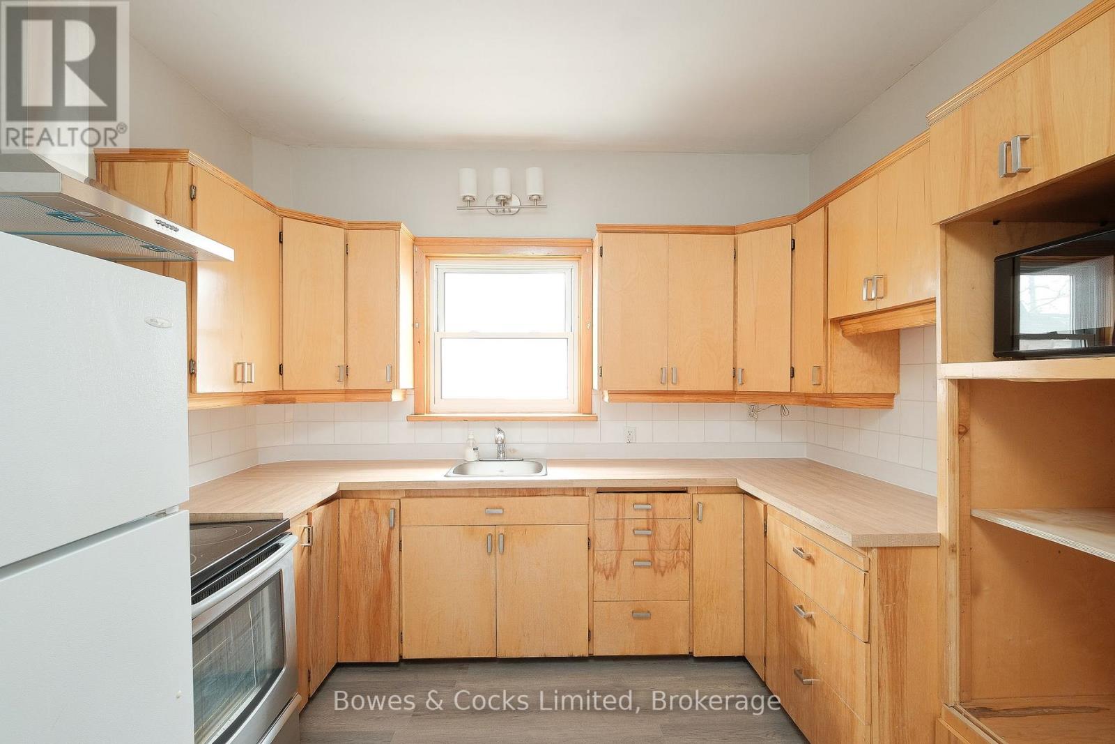 164 Prince Street, Peterborough, Ontario  K9J 2A4 - Photo 17 - X12920420