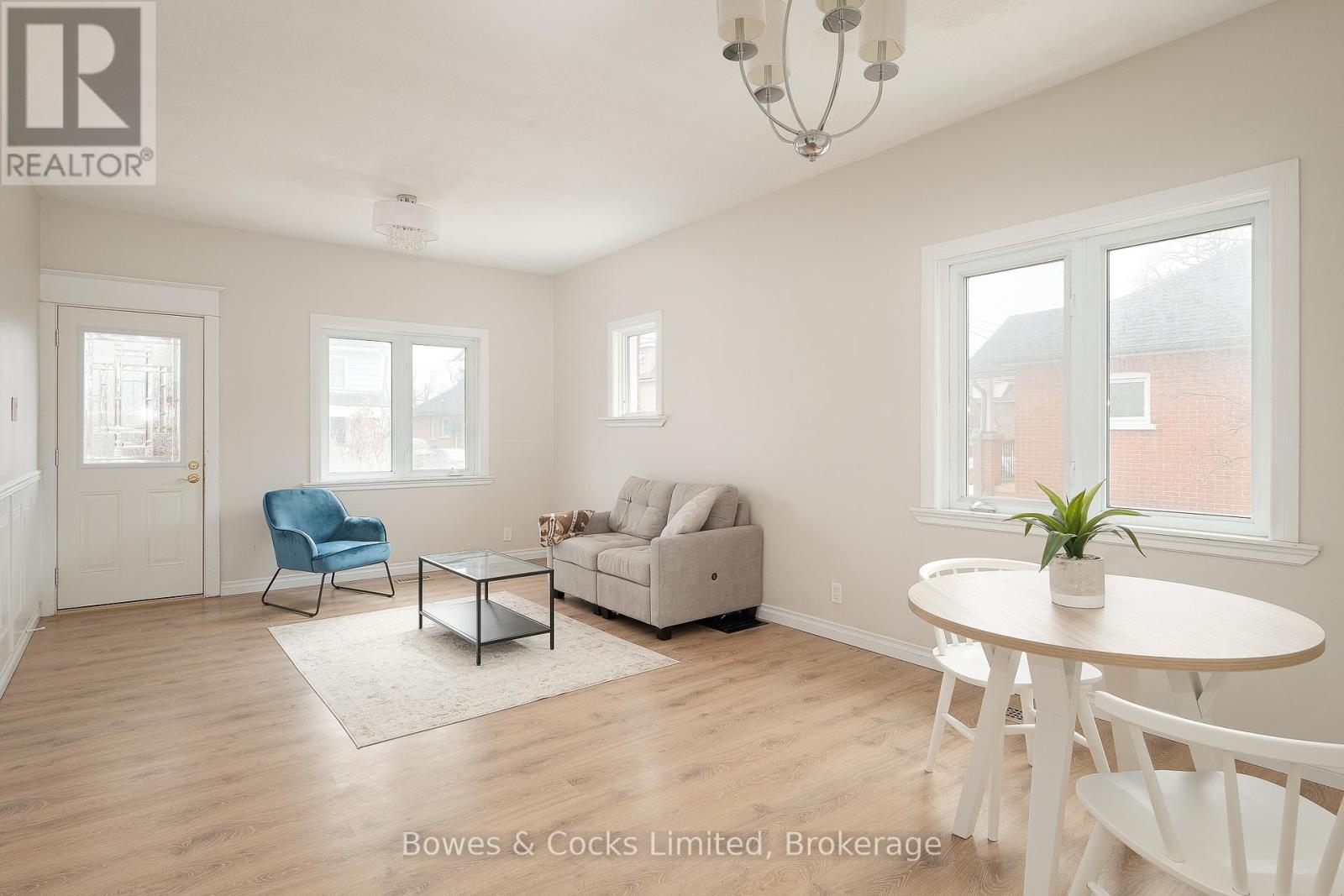 164 Prince Street, Peterborough, Ontario  K9J 2A4 - Photo 4 - X12920420