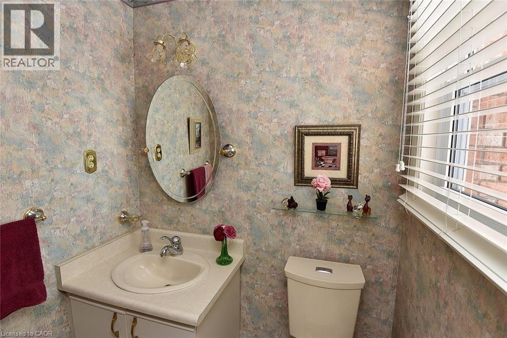 230 Meadowbrook Drive Unit# 8, Ancaster, Ontario  L9G 4V2 - Photo 18 - 40799559