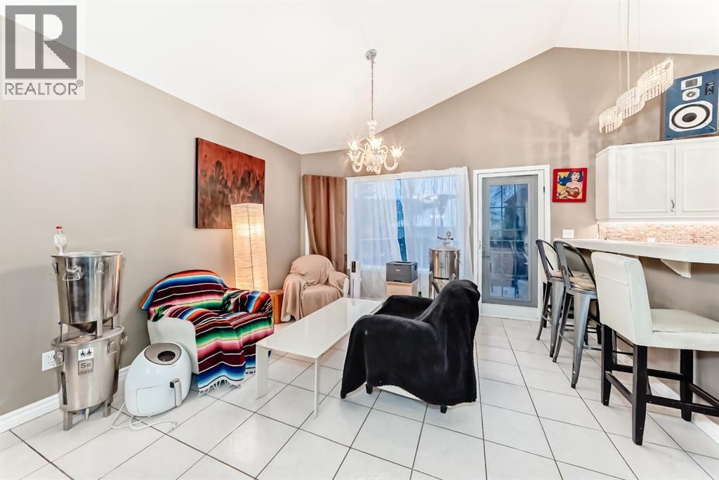 8373 Edgevalley Drive Nw, Calgary, Alberta  T3A 4X6 - Photo 8 - A2281096