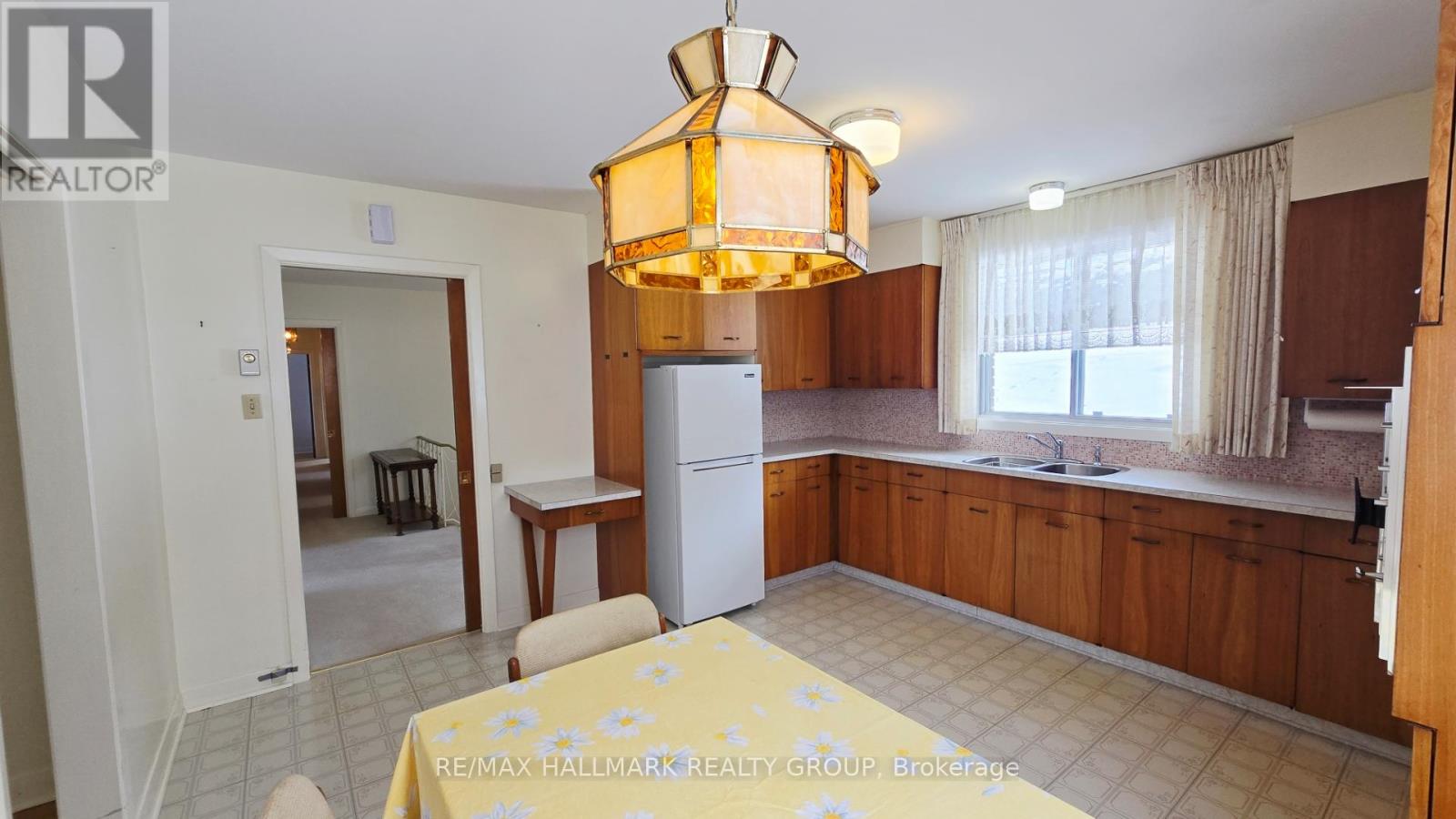 44 Foothills Drive, Ottawa, Ontario  K2H 6K3 - Photo 10 - X12920400