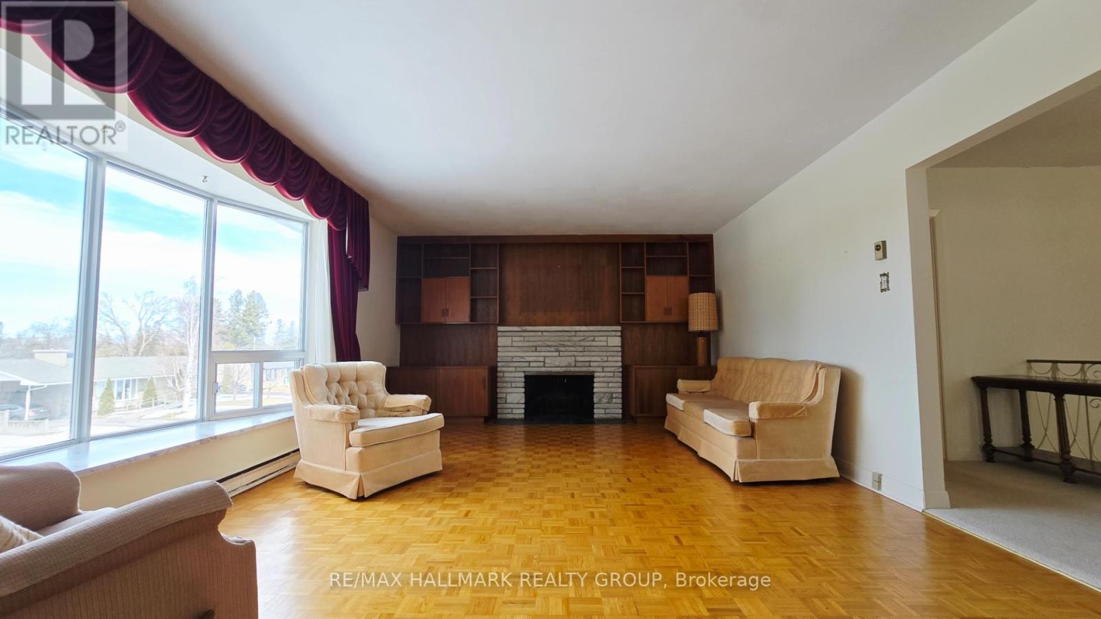 44 Foothills Drive, Ottawa, Ontario  K2H 6K3 - Photo 5 - X12920400