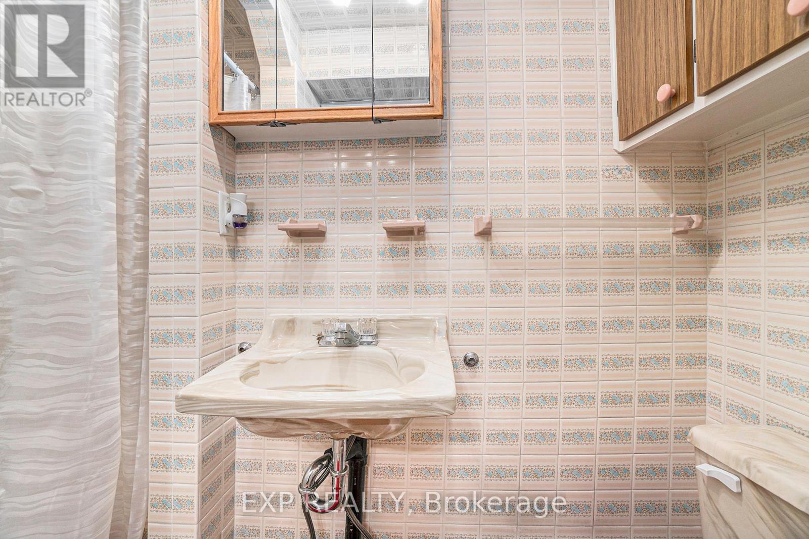 B - 640 Morin Street, Ottawa, Ontario  K1K 3G9 - Photo 10 - X12920414