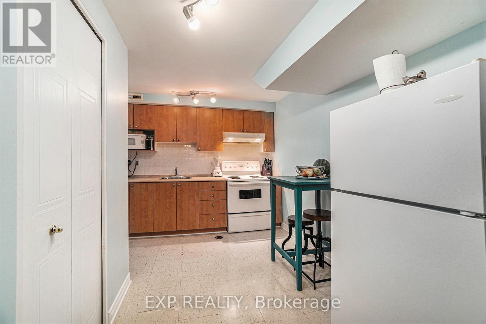 B - 640 Morin Street, Ottawa, Ontario  K1K 3G9 - Photo 7 - X12920414