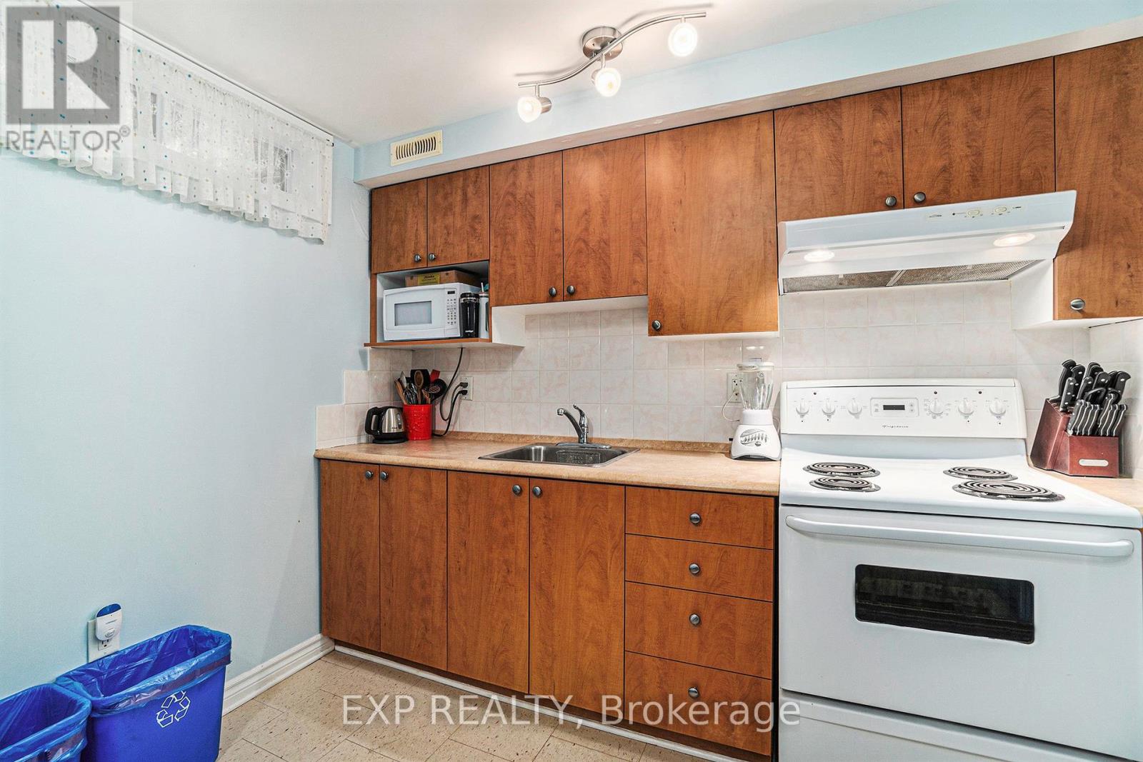 B - 640 Morin Street, Ottawa, Ontario  K1K 3G9 - Photo 8 - X12920414