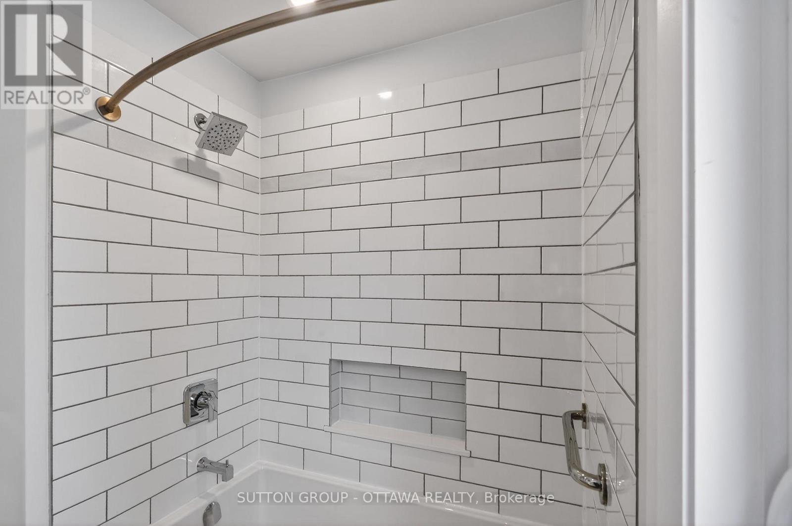 499 Neighbourhood Way, Ottawa, Ontario  K1G 0J3 - Photo 18 - X12920444