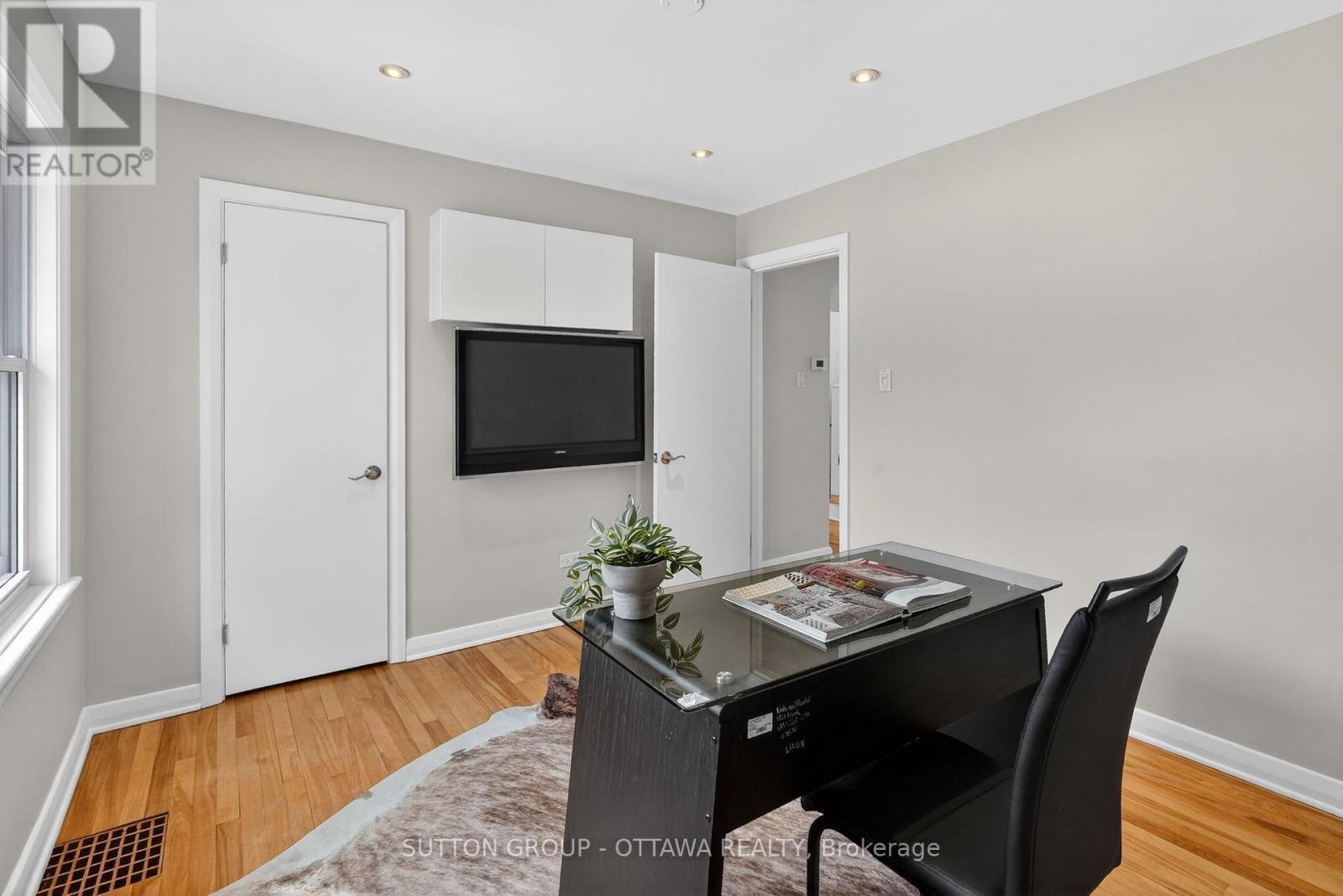 499 Neighbourhood Way, Ottawa, Ontario  K1G 0J3 - Photo 20 - X12920444