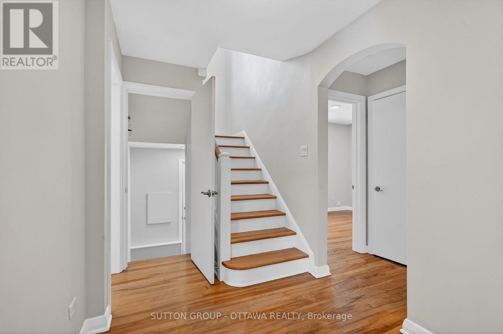 499 Neighbourhood Way, Ottawa, Ontario  K1G 0J3 - Photo 21 - X12920444