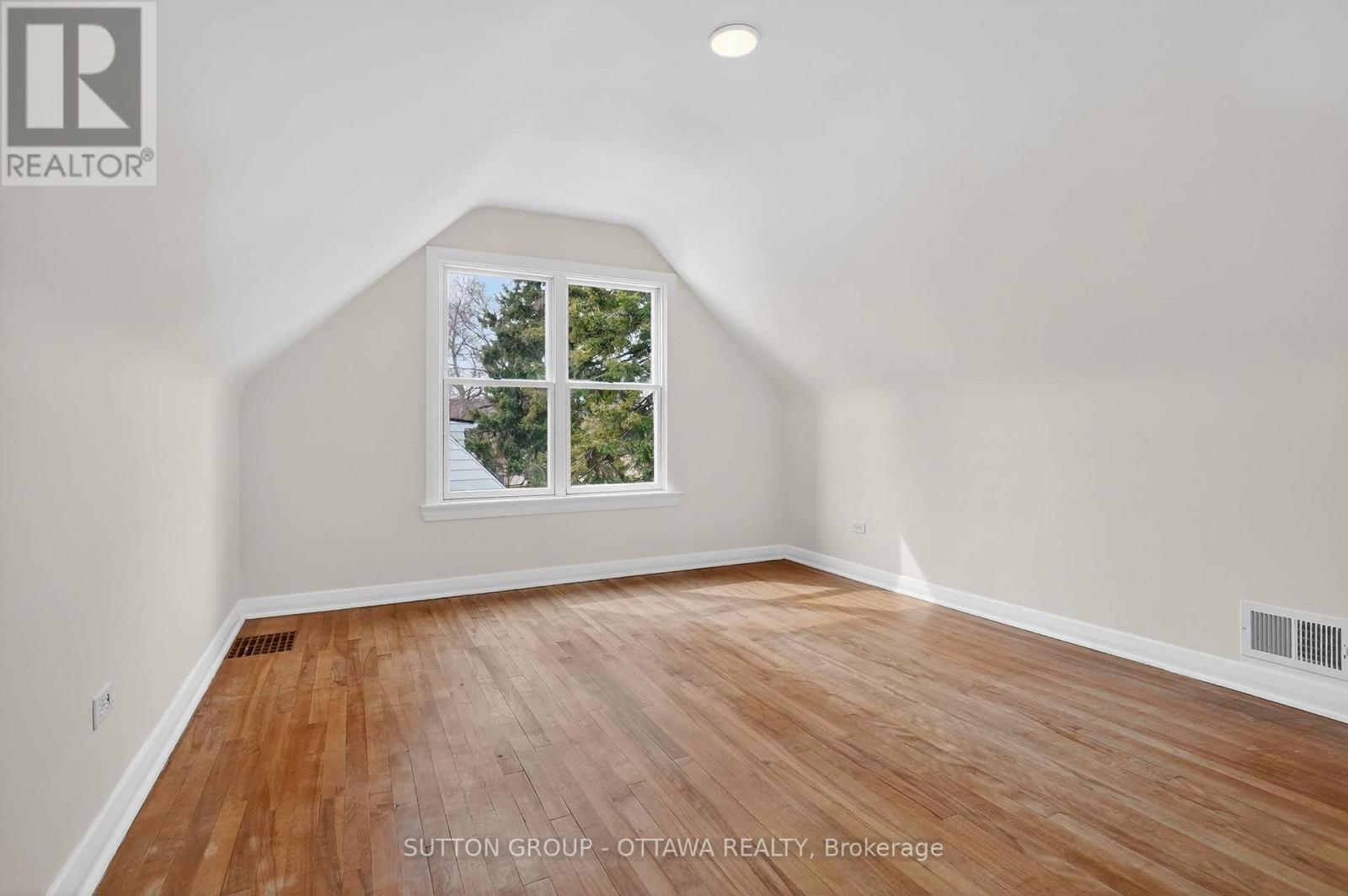 499 Neighbourhood Way, Ottawa, Ontario  K1G 0J3 - Photo 23 - X12920444