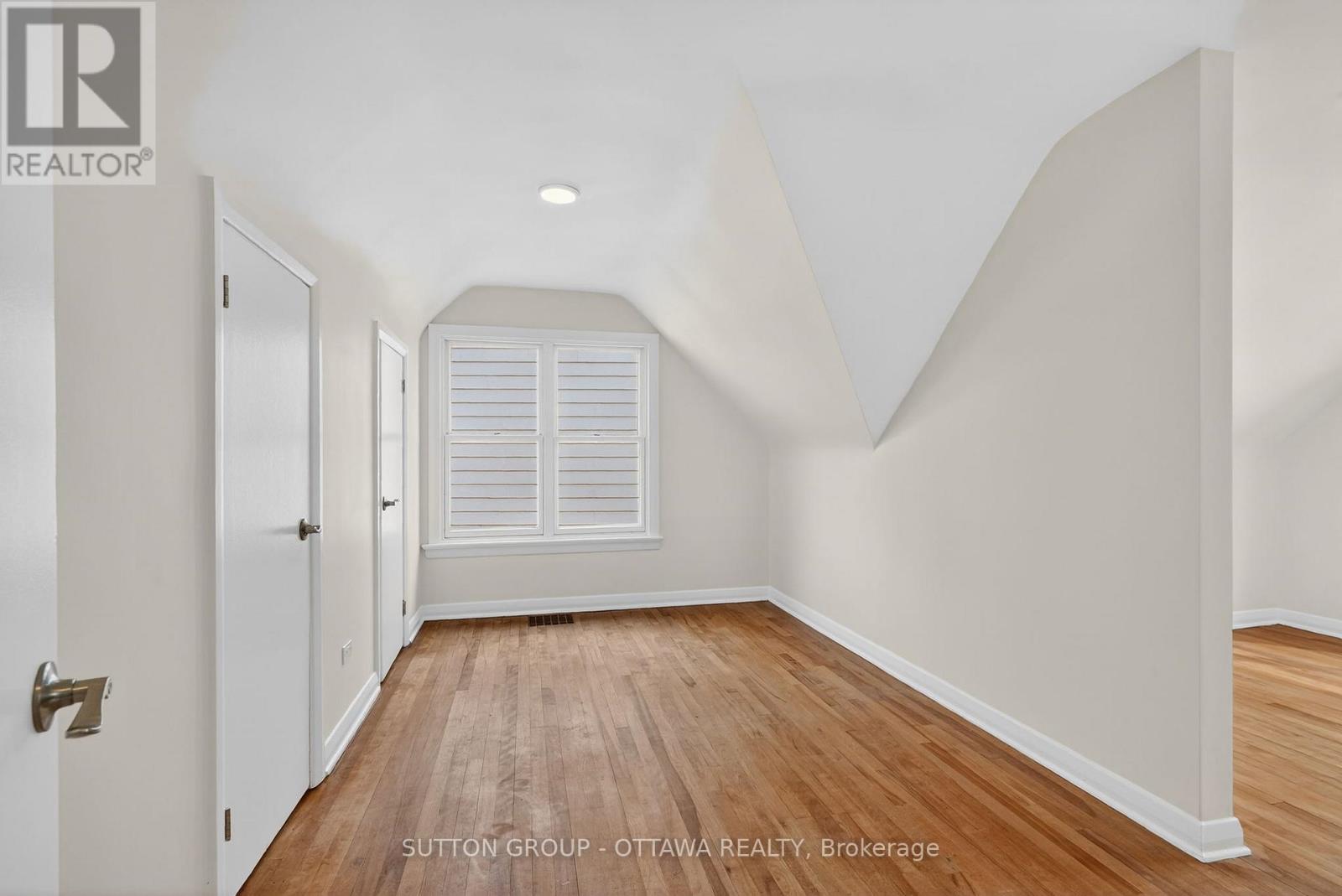 499 Neighbourhood Way, Ottawa, Ontario  K1G 0J3 - Photo 25 - X12920444