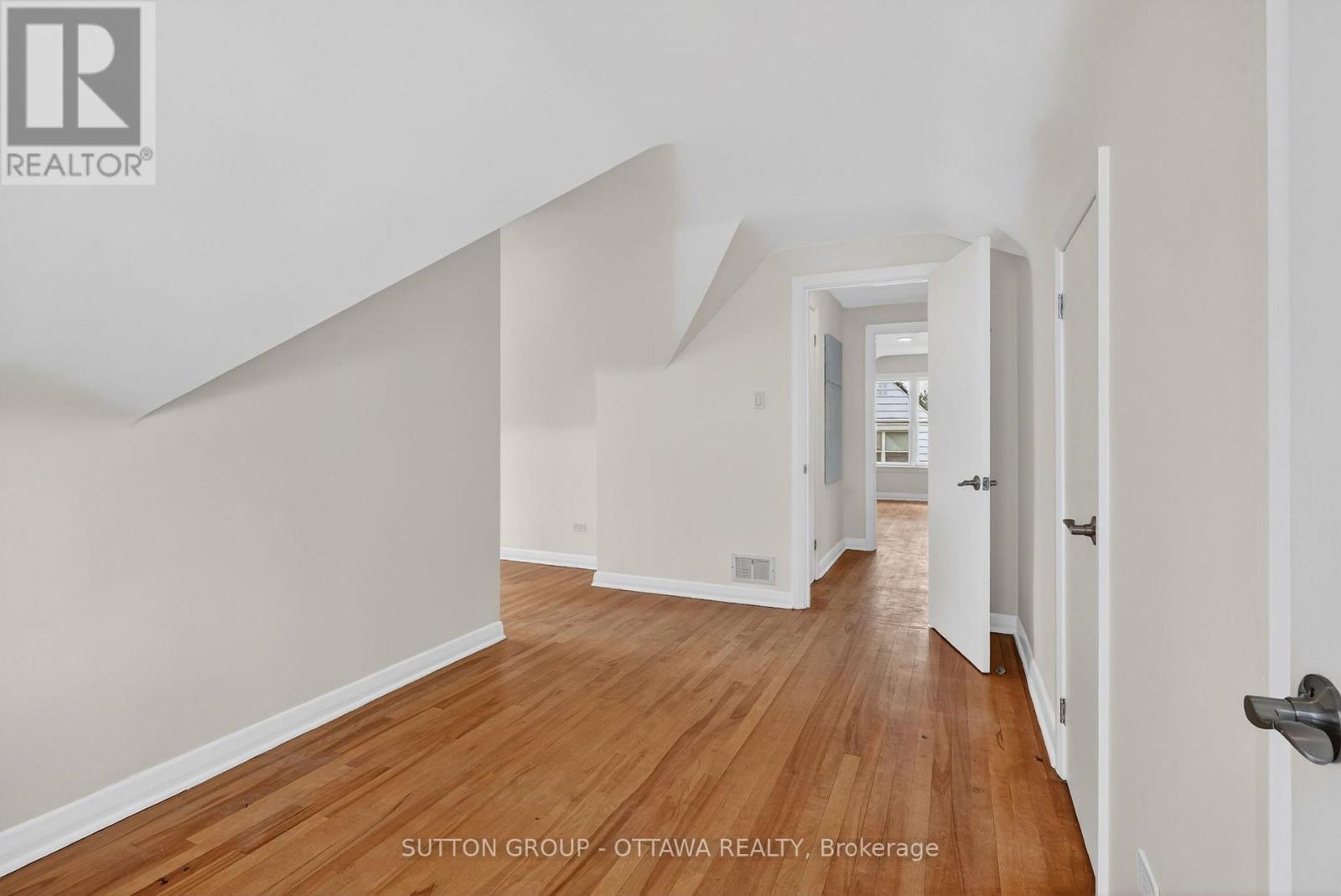 499 Neighbourhood Way, Ottawa, Ontario  K1G 0J3 - Photo 26 - X12920444