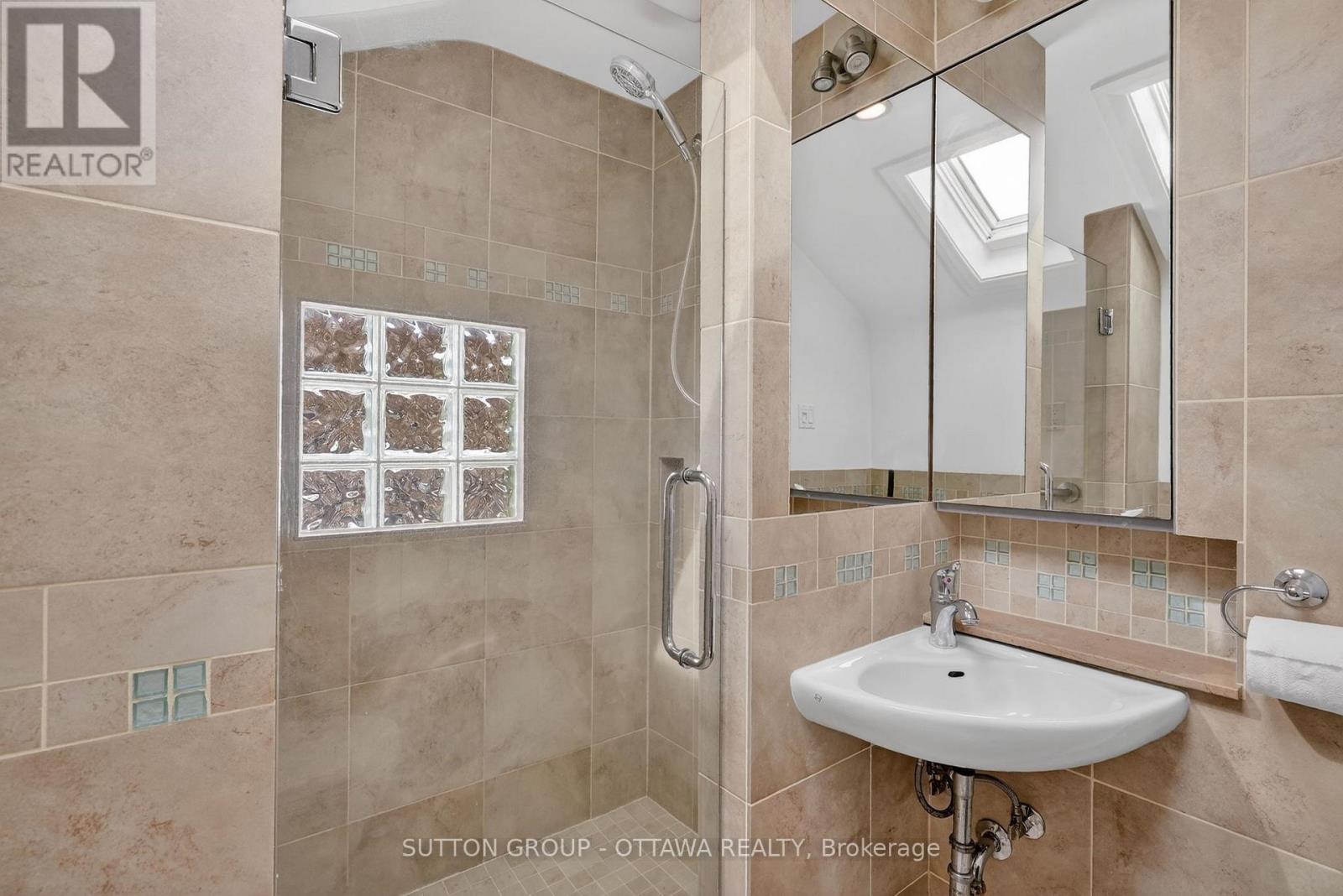 499 Neighbourhood Way, Ottawa, Ontario  K1G 0J3 - Photo 29 - X12920444